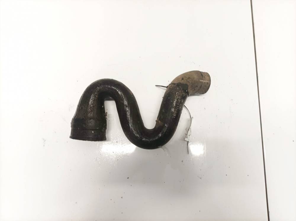 8D0145828L Volkswagen Passat 1999 TURBO INTERCOOLER PIPE HOSE