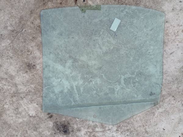 AS2 Volkswagen Bora 2000 LUNA TRASERA DERECHA, 
Luna de la puerta trasera - ABAJO A LA DERECHA - Thumbnail 2