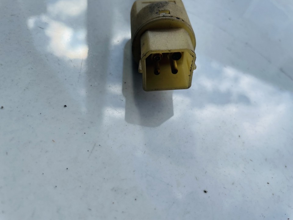 4A0945515A Volkswagen Passat 1998 Czujnik świateł hamulca (przekaźnik-klakson) - Thumbnail 3