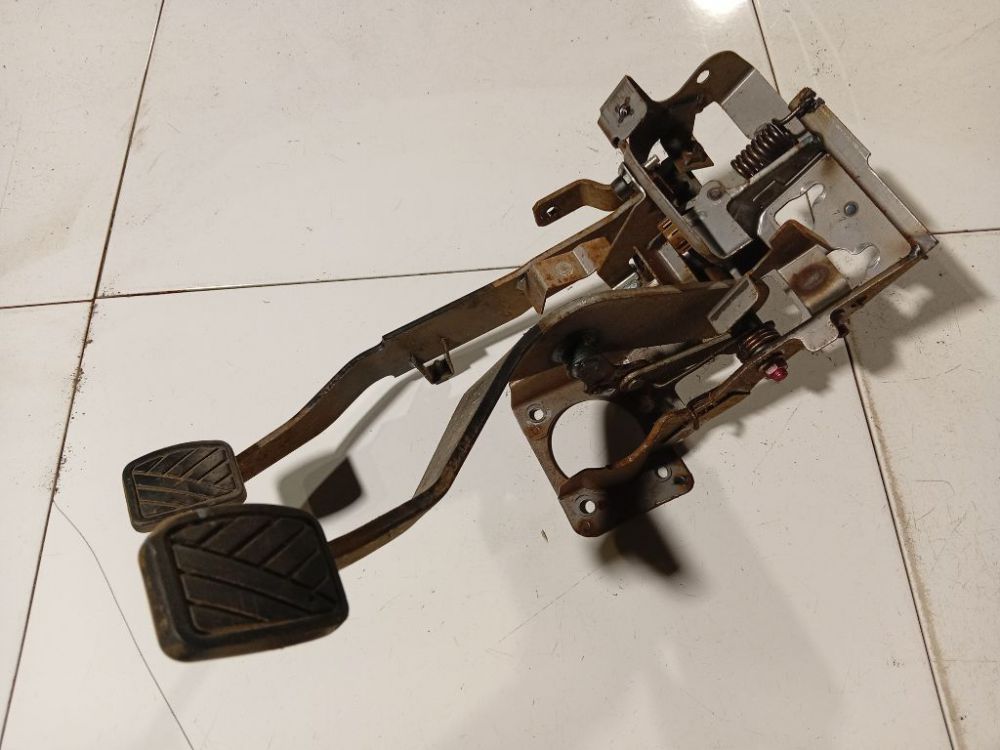 Suzuki Grand Vitara 2007 Pedał hamulca