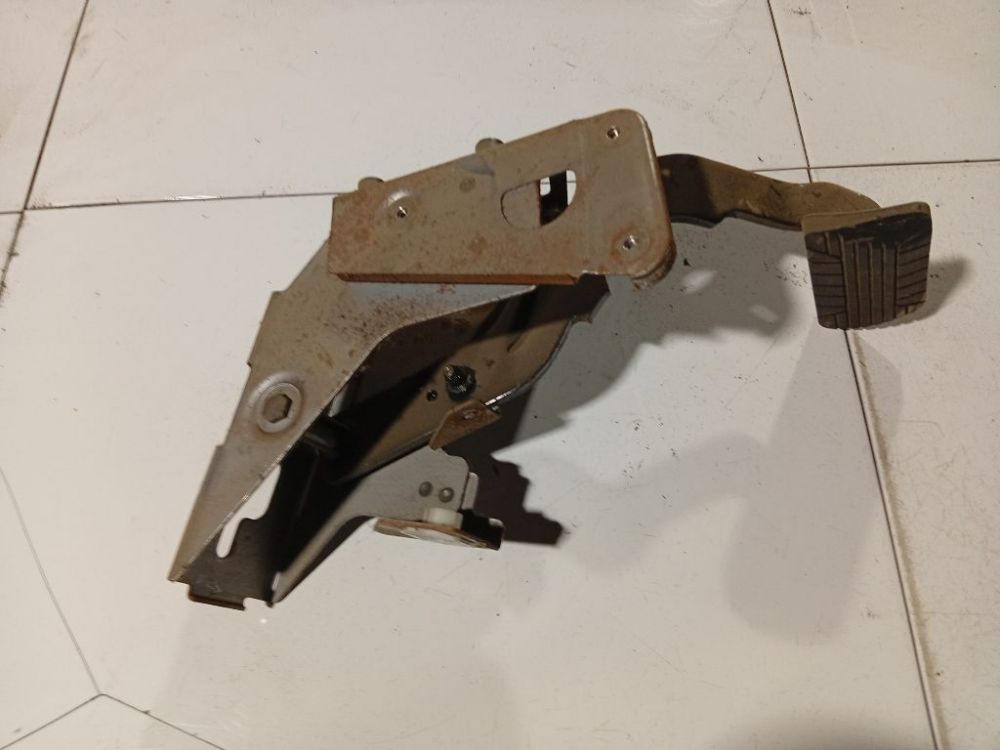 Chevrolet Captiva 2008 Stabdziu pedalas