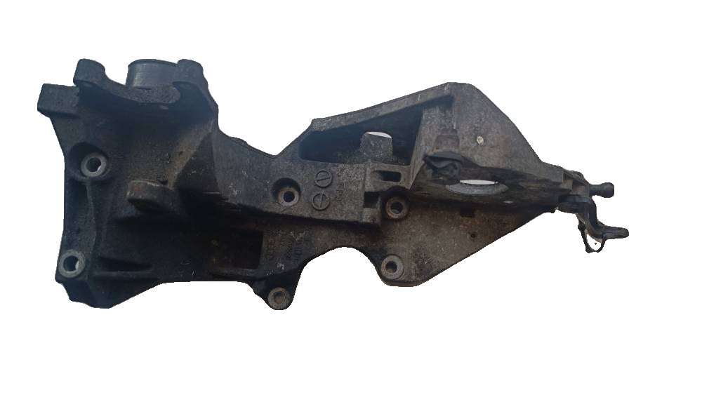 CAGB Audi A6 2010 Wspornik silnika