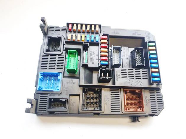 9819850080 Peugeot 208 2019 Mukavuusmoduuli