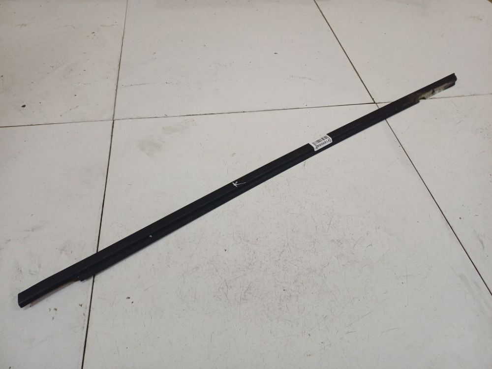 Volkswagen Passat 1998 Garniture Arriere Fenêtre Côté Gauche