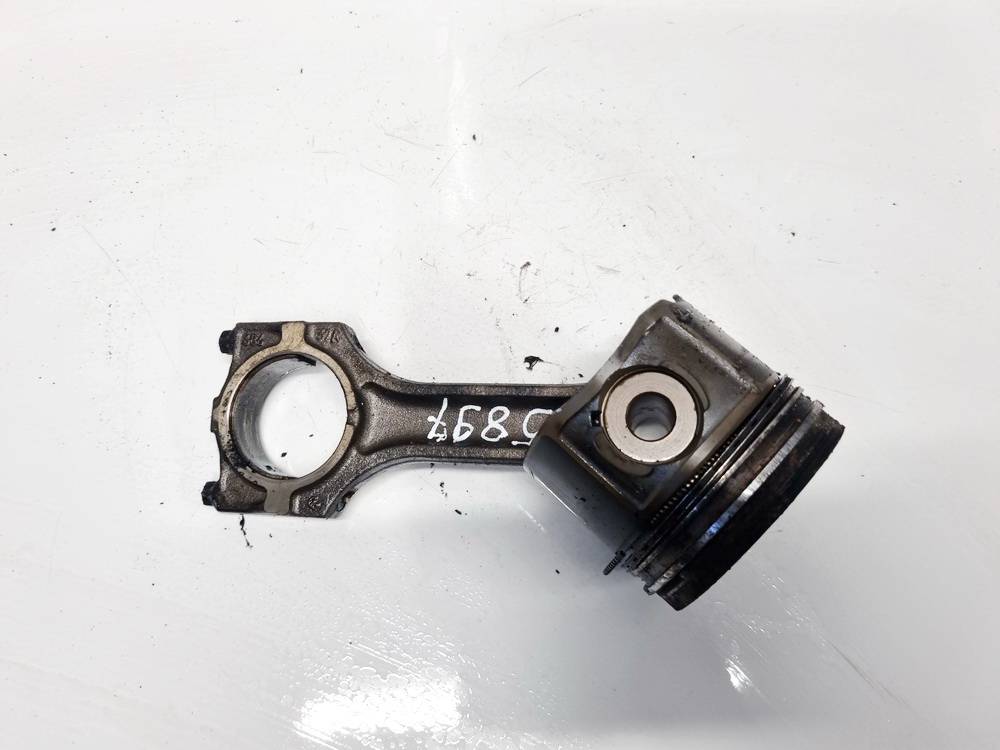 BMW 5-Series 2000 Tłok z korbowodem