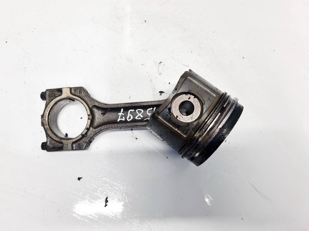 BMW 5-Series 2000 Tłok z korbowodem