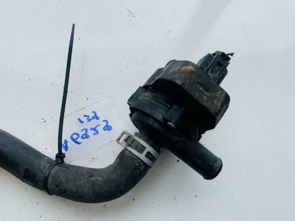 a1645060735 used Auxiliary Coolant Water Pump (Heater Core Control