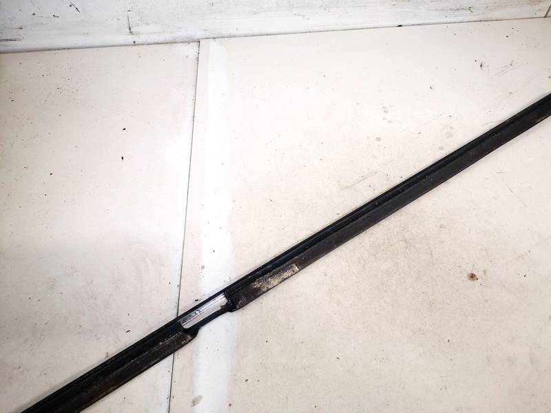 Rover 75 2002 Listón embellecedor de la ventana de la puerta trasera - TRASERO DERECHO - Thumbnail 3