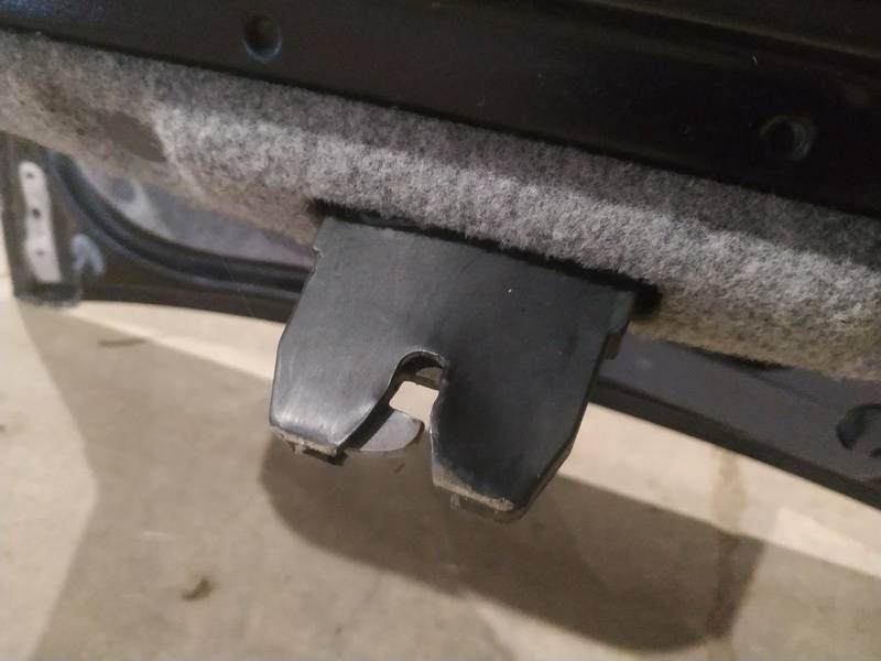 Volvo S60 2002 Galinio Dangcio spyna G. (kapoto)