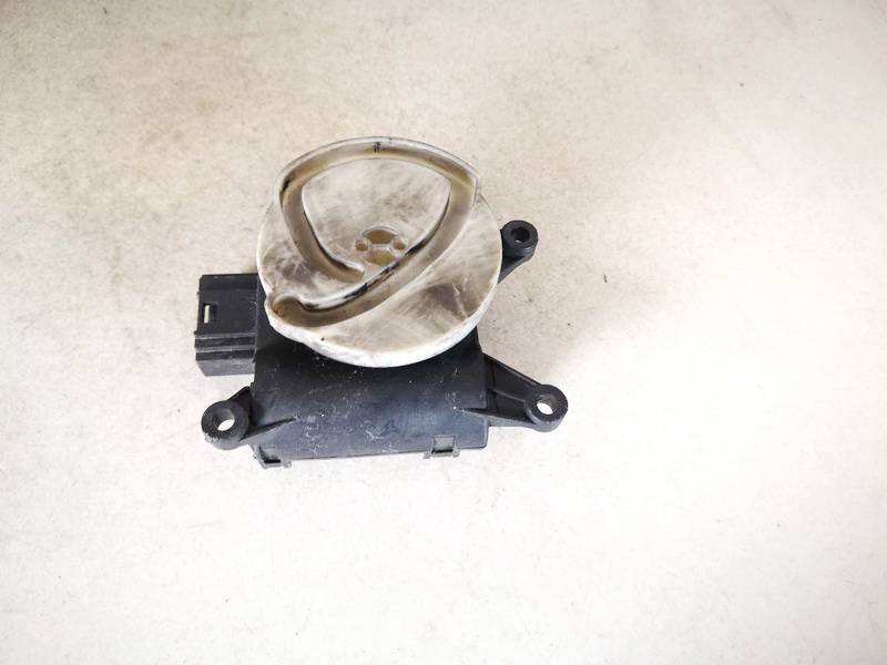 8E0820511C Audi A4 2003 Silnik klapki nagrzewnicy - Thumbnail 3