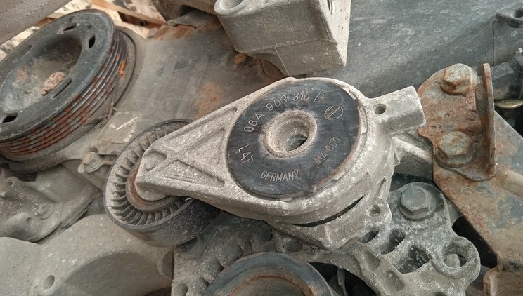 06A903315D Volkswagen Golf 1998 Napinacz paska (napinacz paska rozrządu)