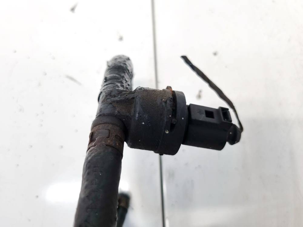 038906081B Skoda Praktik 2008 Fuel Temperature Sensor - Thumbnail 3