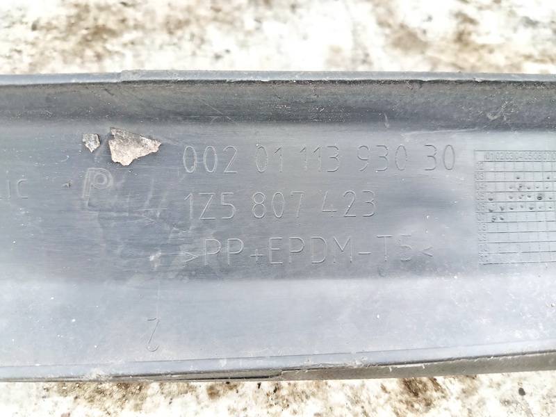 1Z5807423 Skoda Octavia 2006 Bumper Molding - REAR - Thumbnail 3