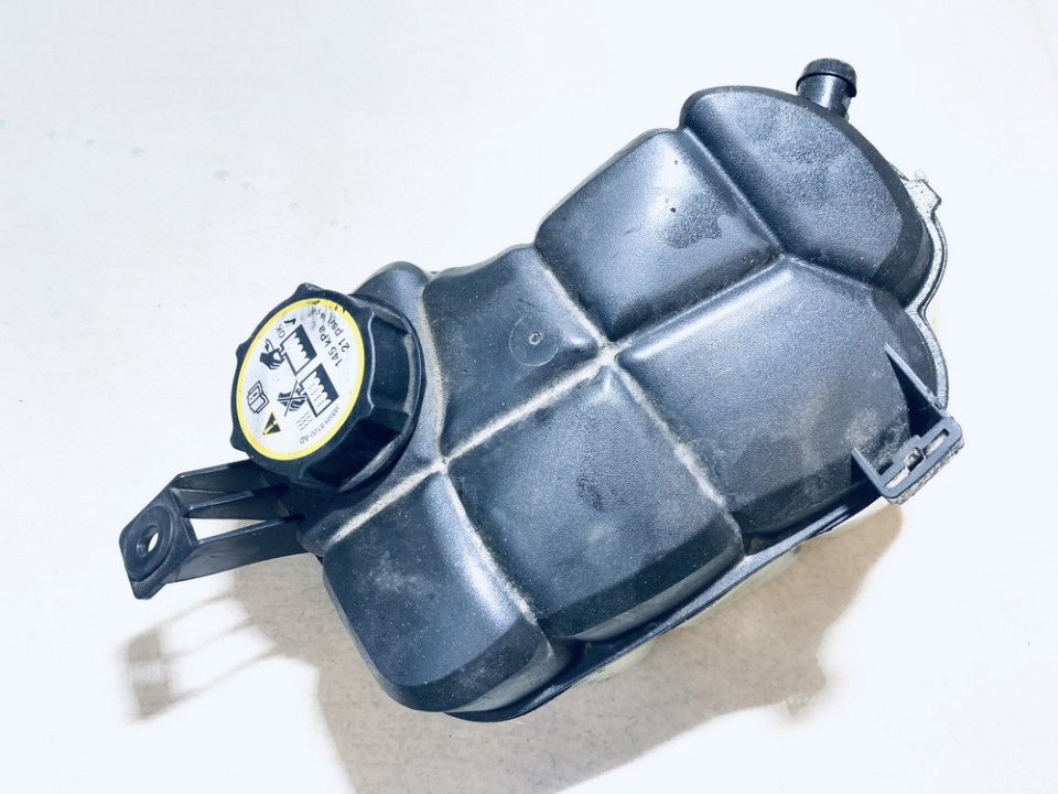 6G918K218D2L4A Volvo V70 2008 Expansion Tank coolant (RADIATOR EXPANSION TANK BOTTLE )