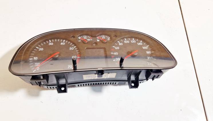 1J0920802 Volkswagen Golf 2000 Speedometers - Cockpit - Speedo Clocks Instrument