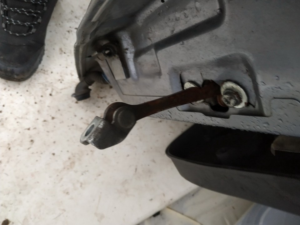 Opel Meriva 2003 Durvju atvēruma ierobežotājs - AIZMUGURE PA LABI