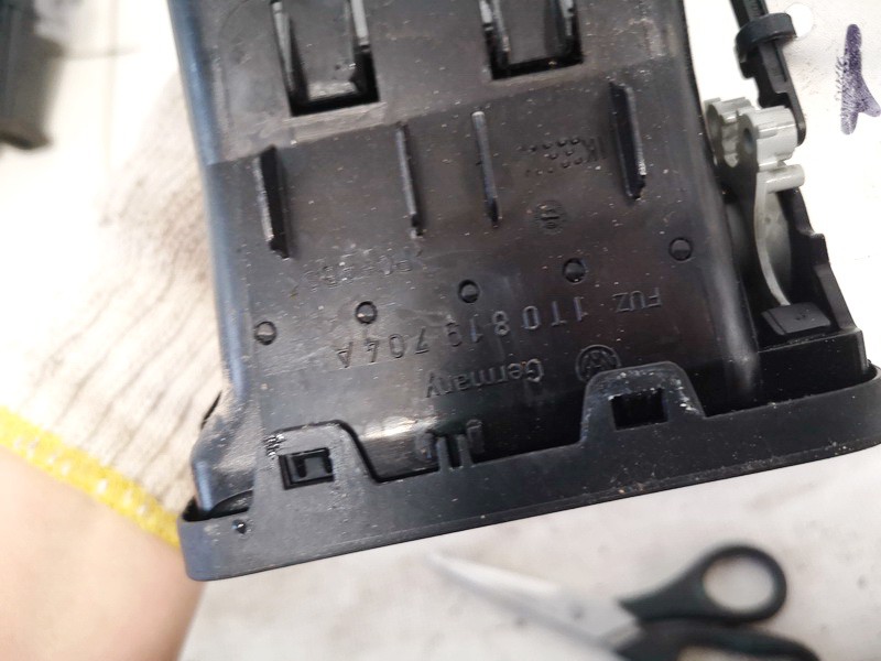 1T0819704A Volkswagen Touran 2004 Dash Vent (Air Vent Grille) - Thumbnail 3