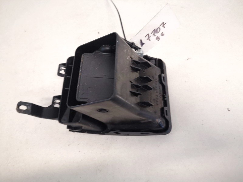 1T0819704A Volkswagen Touran 2004 Dash Vent (Air Vent Grille) - Thumbnail 2