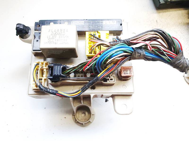 0045 Toyota Previa 2006 Fuse box - Thumbnail 3