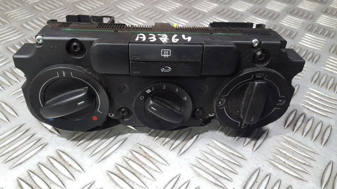 1T2819045B Volkswagen Caddy 2010 Panel sterowania klimatyzacją (przełączniki ogrzewania)