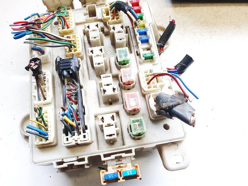 8922128150 Toyota Previa 2006 Fuse box - Thumbnail 3