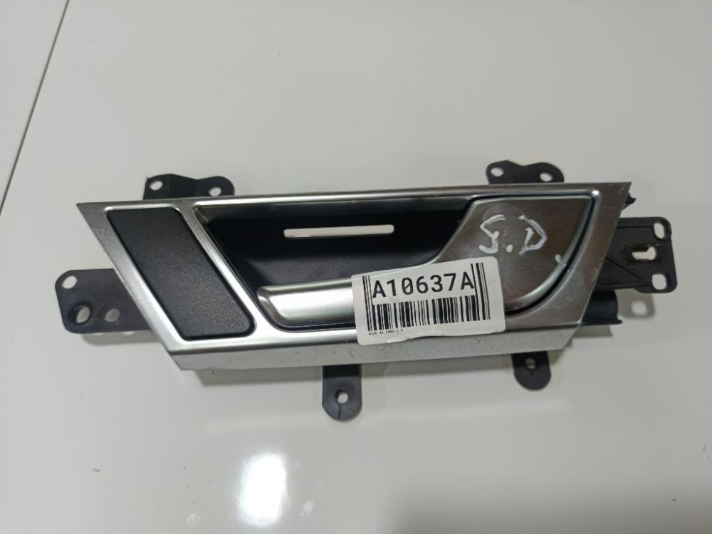 4F0839020D Audi A6 2005 Poignée Interne Port arrerie Droite