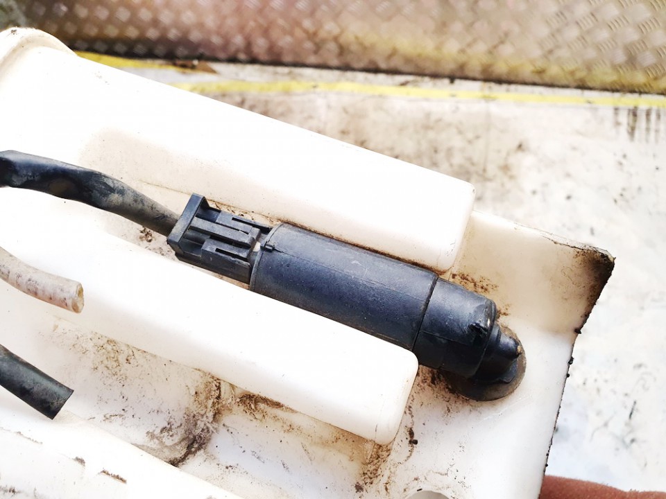 Toyota Avensis 2003 Pompe de Lave Glace - Thumbnail 2