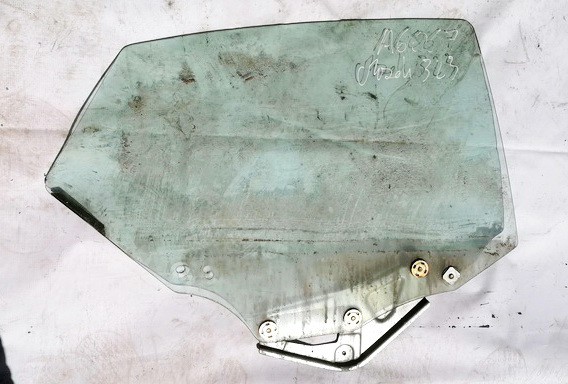 Mazda 323F 1998 Duru stiklas G.D.