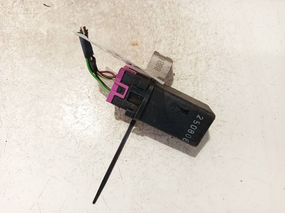 3B0963513 Volkswagen Passat 2007 Relay module