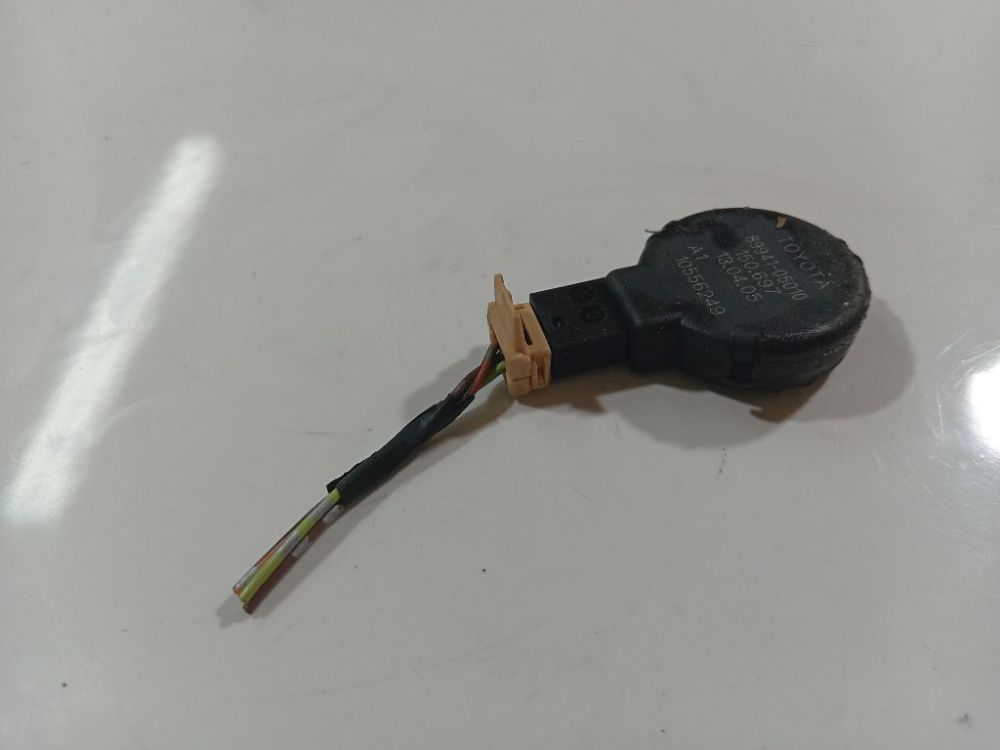 8994105010 Toyota Avensis 2005 - PRZEDNIE