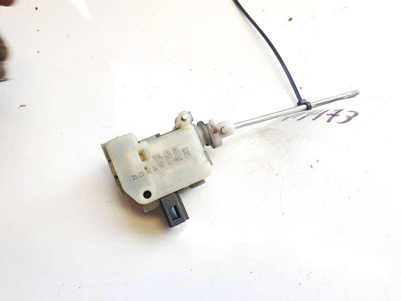 1M0959781A Skoda Octavia 2006 Élément de Réglage Central