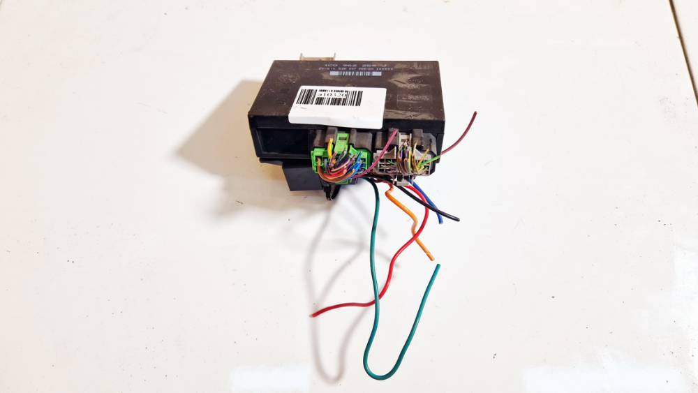 1C0962258J Volkswagen Golf 2000 General Module Comfort Relay (Unit)