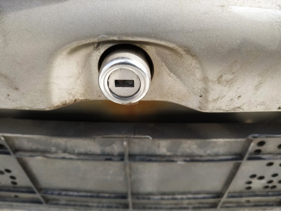 Opel Vectra 1998 Кнопка открывания багажника - Thumbnail 3