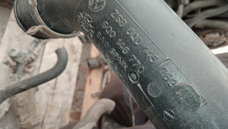 6Q0145762A Skoda Roomster 2008 Interkulerio zarna -  slanga - Thumbnail 3