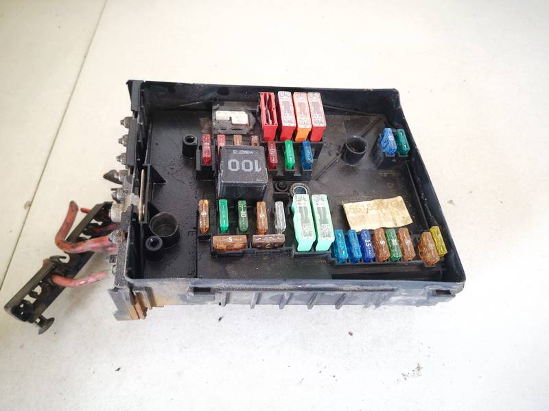 1K0937125A Volkswagen Golf 2006 Fuse box