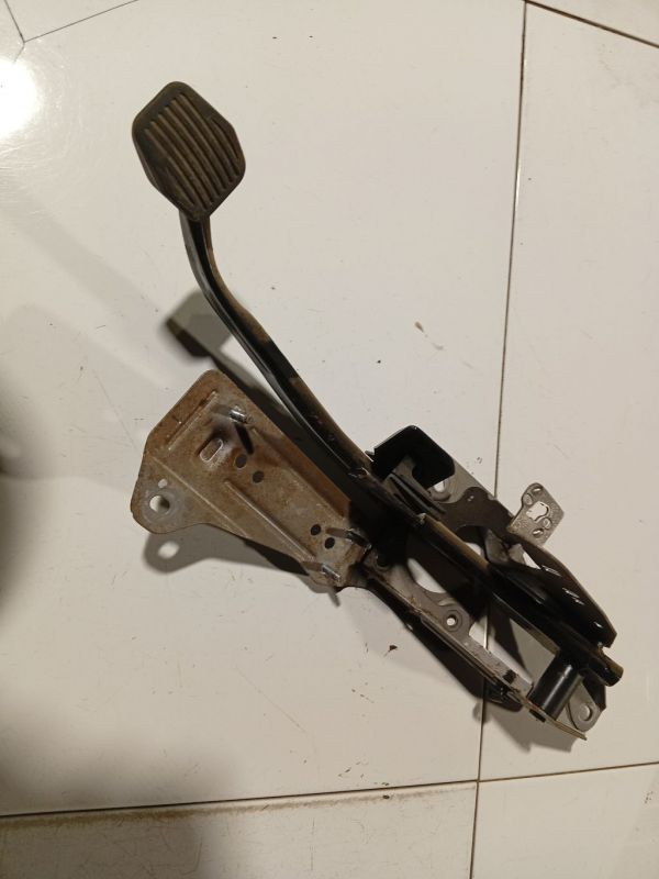 3M512467AR Ford C-MAX 2008 Pedał sprzęgła