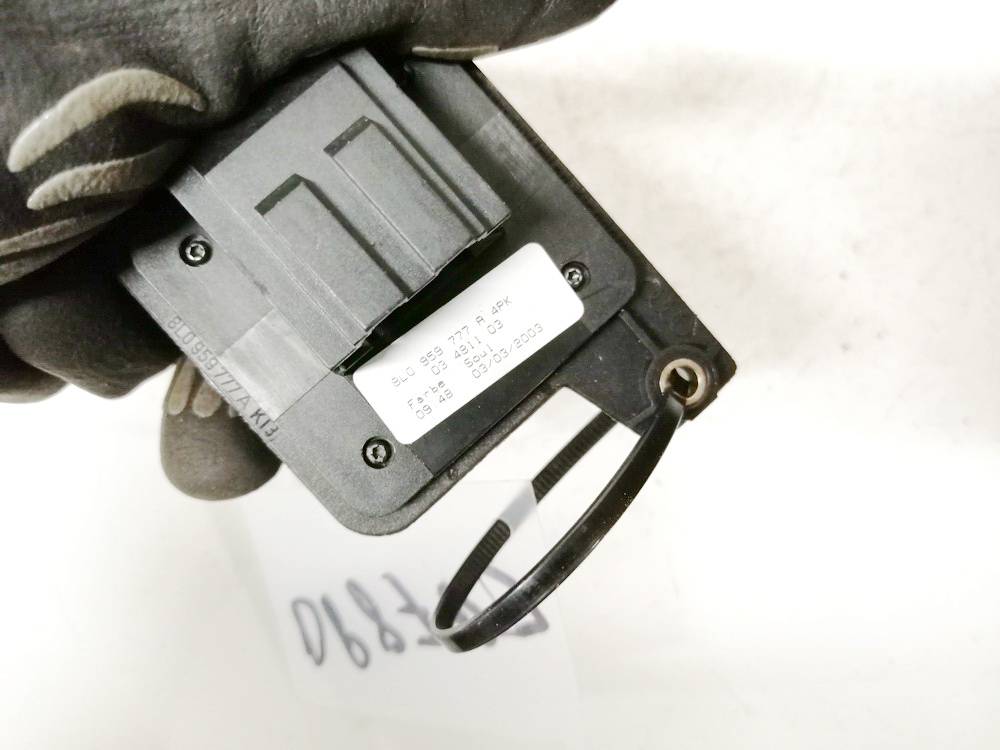 8L0959777A Audi A6 2000 Sedynes kontroles mygtukas - Thumbnail 3