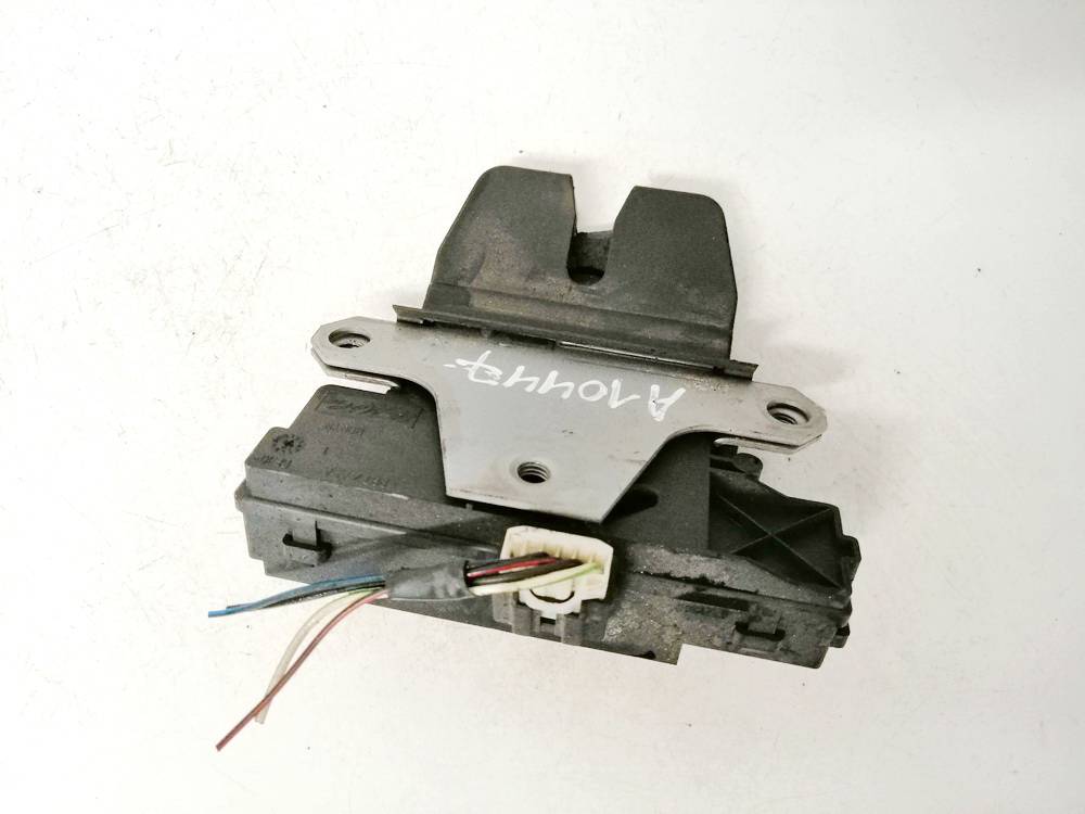 3M51R442A66AF Ford Focus 2006 Zamek tylnej klapy - TYLNE