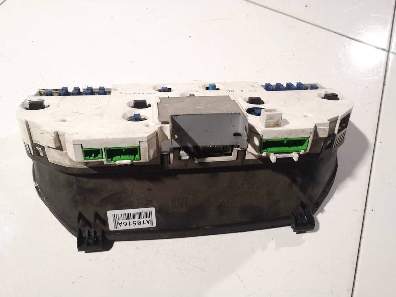 9451530 Volvo V70 1998 Speedometers - Cockpit - Speedo Clocks Instrument - Thumbnail 2