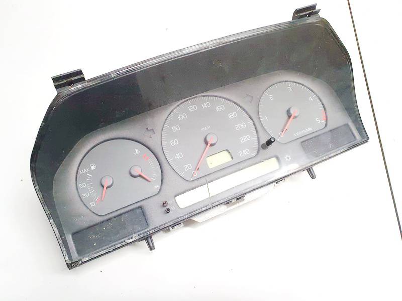9451530 Volvo V70 1999 Speedometers - Cockpit - Speedo Clocks Instrument