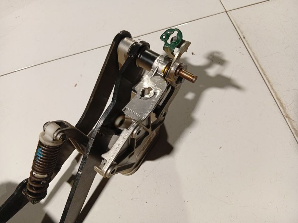 Mercedes-Benz C-CLASS 2013 Pedal work, Brake pedal, Pedal bracket, Clutch pedal - Thumbnail 3