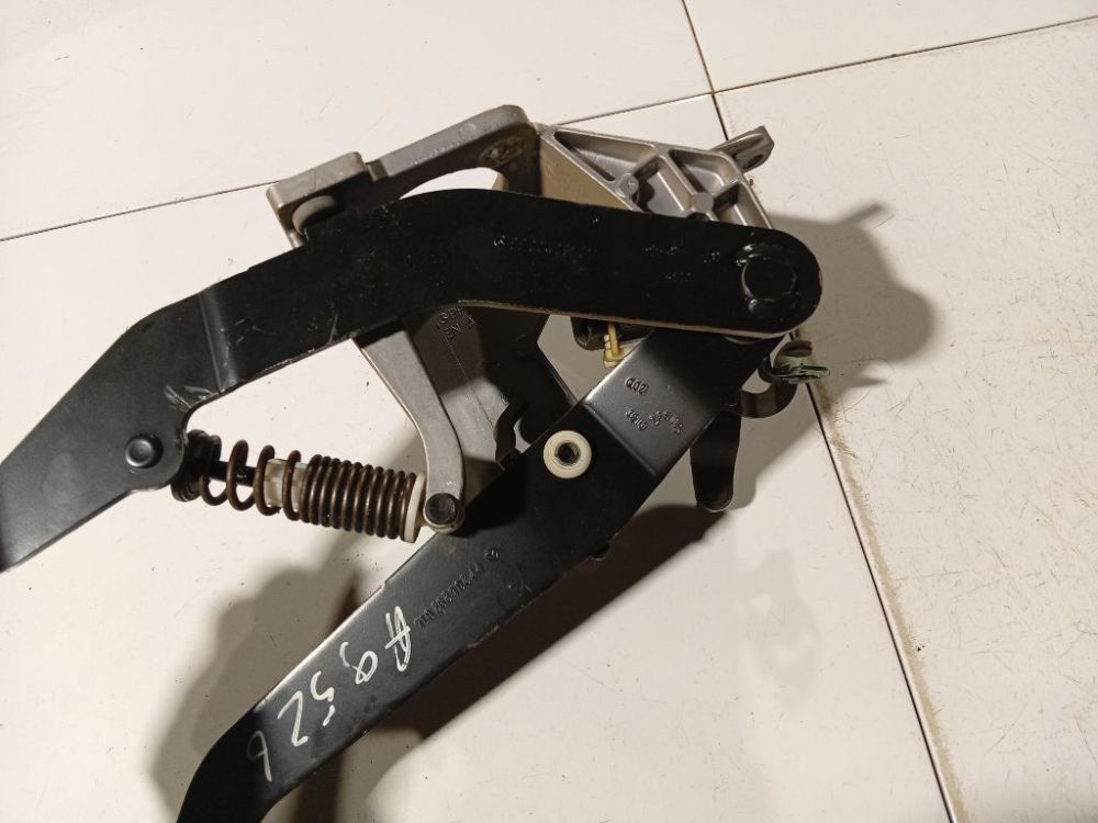 Mercedes-Benz C-CLASS 2013 Pedal work, Brake pedal, Pedal bracket, Clutch pedal - Thumbnail 4