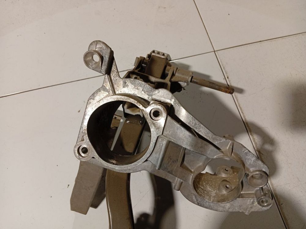 Audi A6 2005 Pedal work, Brake pedal, Pedal bracket, Clutch pedal - Thumbnail 4