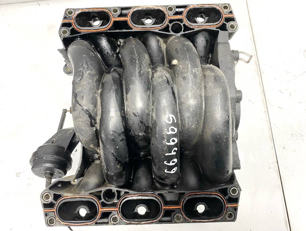 078133223BF Audi A4 2002 Isiurbimo kolektorius