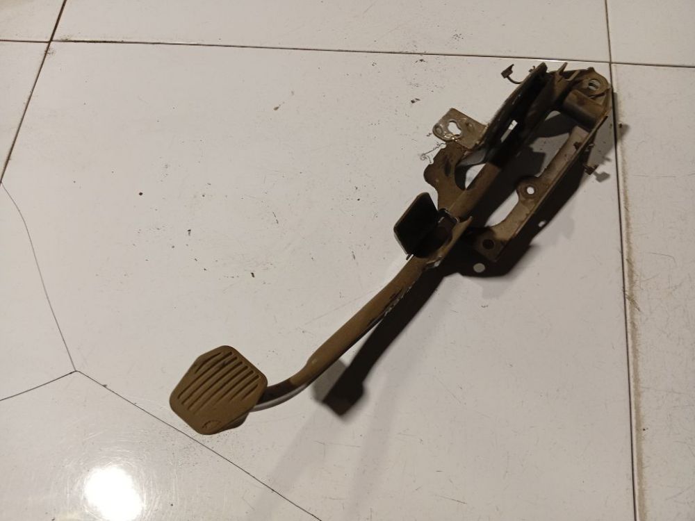 C86HA Volvo V50 2004 Pedal work, Brake pedal, Pedal bracket, Clutch pedal