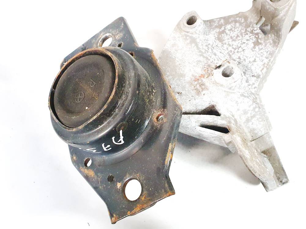 dd131009 used Engine Mounting and Transmission Mount (Engine support ...