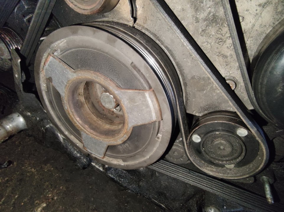 Audi A6 2002 Alkuninio veleno dantratis (skyvas - skriemulys) - Thumbnail 3