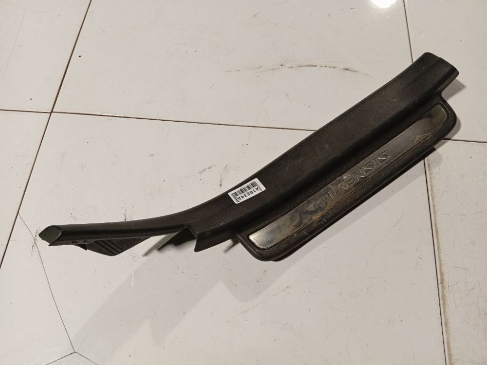 6791705050 Toyota Avensis 2006 garniture seuil de porte arriere droite