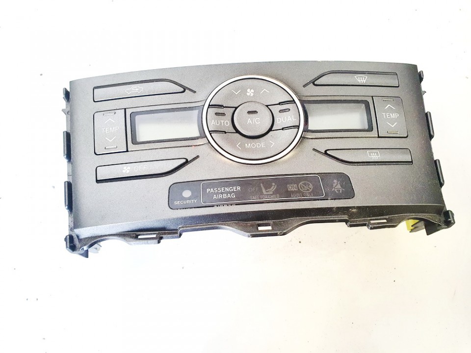 5590002220B Toyota Auris 2008 Climate Control Panel (heater control switches)