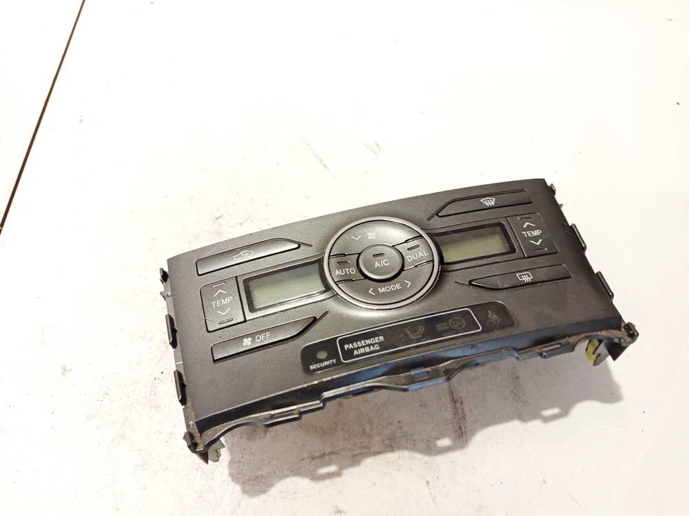 5590002220B Toyota Auris 2007 Climate Control Panel (heater control switches)